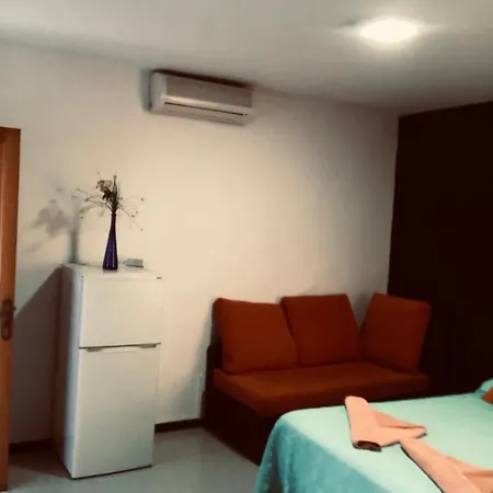 La Casa Del Primo Yo Trabajo Y Tu Beneficio