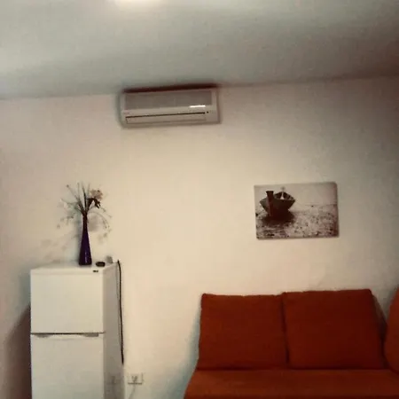 La Casa Del Primo Yo Trabajo Y Tu Beneficio *